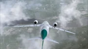 Flug 185 dreht plötzlich nach rechts ab und beginnt aus einer Höhe von 35.000 Fuß auf den Boden zu stürzen.