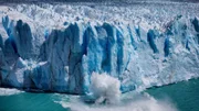 Wenn ein Gletscher schmilzt, wird eingeschlossenes Wasser und Geröll freigesetzt. Kann dieses Material nicht entweichen, sammelt es sich an und bildet einen Gletschersee.