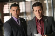 Der aktuelle Fall bereitet Javier Esposito (Jon Huertas, l.) und Kevin Ryan (Seamus Dever, r.) Kopfzerbrechen ...