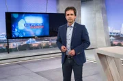 RUNDFUNK BERLIN-BRANDENBURG Das Fahndungsmagazin "Täter - Opfer - Polizei" feiert am 24. Mai 2017 seinen 25. Geburtstag mit einer Jubiläumssendung im rbb Fernsehen. Moderator Uwe Madel (Foto) begrüßt die Zuschauerinnen und Zuschauer aus dem neuen Studio in Potsdam-Babelsberg. © rbb/Claudius Pflug, honorarfrei - Verwendung gemäß der AGB im Rahmen einer engen, unternehmensbezogenen Berichterstattung im rbb-Zusammenhang bei Nennung "Bild: rbb/Claudius Pflug" (S2+). rbb Presse & Information, Masurenallee 8-14, 14057 Berlin, Tel: 030/97 99 3-12118 oder -12116, pressefoto@rbb-online.de