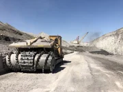 Der Rock Hawg 1475 XL kann Straßen, Tunnel, Flughäfen und U-Bahn-Stationen bauen und ist effizienter als 15 Standardbagger.