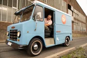 Produktentwickler Sebastian Lege entlarvt in der Reihe besseresser die Tricks der Fast Food Giganten Burger King, McDonald's, Subway und Ditsch.