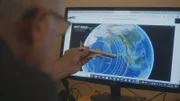 Menschen aus aller Welt entwickeln Theorien, was mit MH370 passiert sein könnte. Sergio Cavaiuolo glaubt, das Flugzeug nahe der Malediven gefunden zu haben.