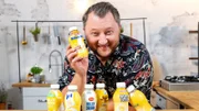 Milchdrinks gibt es in verschiedenen Geschmacksrichtungen. Sebastian Lege nimmt Bananenmilchdrinks unter die Lupe und geht der Frage nach: Wie viel Banane steckt wirklich in der Flasche?