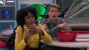 Charlotte Page (Riele Downs), Henry Hart (Jace Norman)