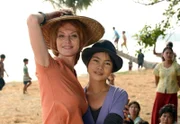 Anna (Esther Schweins) lernt das zauberhafte Myanmar von seiner ursprünglichen Seite kennen.