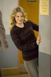 Als Abed sorglos ausplaudert, wie es in der Serie "Bloodlines of Conquest" weitergeht, schwört Britta (Gillian Jacobs) Rache ...