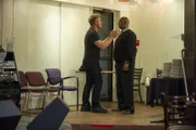 Gordon Ramsay (l.)