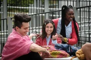 (v.l.n.r.) Zac Russo (Roman Delo); Reema (Safia Arain); Talia (Henrietta Amevor)