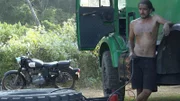Reifenwechsel ist Schwerstarbeit. Mit Felge muss Thorben 160 Kilogramm stemmen.