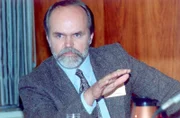 Jaime Shandera spricht auf dem MUFON UFO-Symposium 1985
