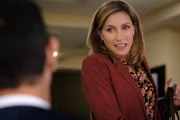 Angie Davis (Claudia Karvan)