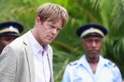 Humphrey (Kris Marshall) scheint sehr schnell hinter die Lösung des Falls zu gelangen - beinahe zu schnell. Er ist eine misstrauische Natur und glaubt nicht, dass sich der Täter so leicht finden lässt.