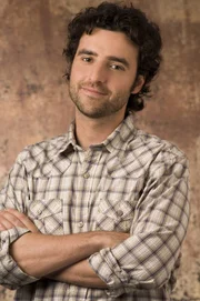 (6. Staffel) -  Charlie Eppes (David Krumholtz) ist Professor für angewandte Mathematik an einer technischen Universität. Als Mathegenie hilft er seinem Bruder Don und dem FBI verwirrende Fälle aufzuklären ...