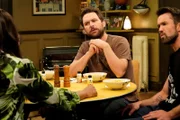 l-r: Charlie Kelly (Charlie Day), Mac (Rob McElhenney)