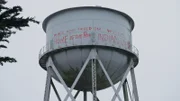 Der Wasserturm von Alcatraz trägt noch immer die Schriftzüge aus den 1970er Jahren, als die 'Indianer aller Stämme' die ehemalige Gefängnisinsel besetzten.