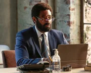 Nicholas Pinnock als Aaron Wallace