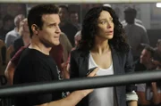 Pete Lattimer (Eddie McClintock, l.); Myka Bering (Joanne Kelly, r.)