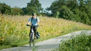 Manfred Krautsieder beim Fahrradfahren.