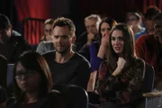 Changs Auftritt in der Schulaufführung von "Karate Kid" wird für Jeff (Joel McHale, l.) und Annie (Alison Brie, r.) überraschend bewegend ...