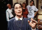 Fascht e Familie Fliegende Untertassen Folge 8 Tante Martha im UFO-Fieber: Trudi Roth als Tante Martha