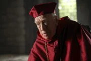 Macht sich Sorgen um die katholische Kirche: Cardinal von Waldburg (Max von Sydow) ...