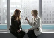 Ermitteln gemeinsam in einem Entführungsfall: Carrie Wells (Poppy Montgomery, l.), die Frau mit dem Super-Gedächtnis, und die Gerichtsmedizinerin Joanne Webster (Jane Curtin, r.) ...