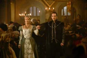 Obwohl Henry (Jonathan Rhys Meyers, r.) erst kurz mit Jane (Annabelle Wallis, l.) verheiratet ist, beginnt er eine Affäre mit einer anderen ...
