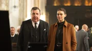 Judge Peter Stuart (Richard Dixon) und Ingrid Lewis (Emma Appleton)