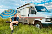 Filmautor Friso Richter wird von Pamela begleitet, einem 27 Jahre alten Wohnmobil.