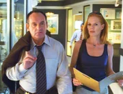 Hitzewelle in Las Vegas: Ein Baby wird in einem abgestellten Auto tot aufgefunden. Brass (Paul Guilfoyle) und Catherine (Marg Helgenberger) ermitteln.