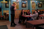 Gordon Ramsay (l.)