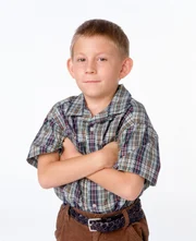 Dewey (Erik Per Sullivan) hat es als jüngster von vier Brüdern nicht immer leicht.