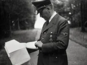 Adolf Hitler    +++