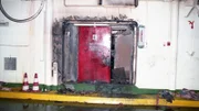 Nachdem ein brennendes Schiff mitten in Skagerak gestrandet ist, stehen die Behörden in Dänemark, Norwegen und Schweden plötzlich vor einem grenzüberschreitenden Mordfall.