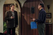Alan (Jon Cryer, r.)