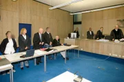 Vor Gericht müssen sich dann der Täter und die Tochter des Opfers verantworten.