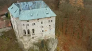 Thront Burg Houska über dem Eingang zur Hölle?