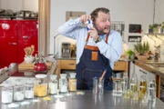 Sebastian Lege baut den Klassiker des Foodgiganten nach und zeigt, welche Tricks der Hersteller von Miracel Whip anwendet.