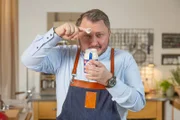 Ist Miracel Whip wirklich die leichte Alternative zur Mayonnaise? Sebastian Lege findet es heraus und zeigt, was wirklich drinsteckt.