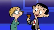 Mr. Bean und Irma freuen sich über das neue Skelett-Kostum von Teddy.