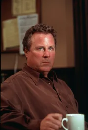 Gregory Rossovitch  (John Heard)