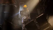 Ermittler suchen nach der Explosionsursache und werden im Handgepäckfach fündig.