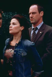 Detective Elliot Stabler(Christopher Meloni) Gloria Stanfield (Sherilyn Fenn)