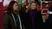 Chrystelle Da Silva (Gaya Verneuil, l.) und Candice Renoir (Cécile Bois, r.)