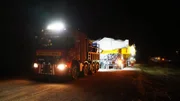 Aufgrund der Kostbarkeit des Magneten wird kein Risiko eingegangen. Die 103 Kilometer werden in vier Etappen und bei Nacht zurückgelegt.