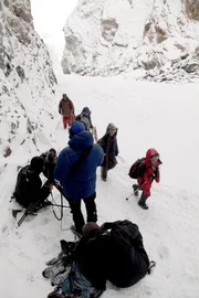 Die mehrtägige Wanderung ähnelt mehr einer Expedition als einem Schulweg.
