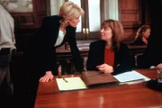 Law & Order Special Victims Unit Season4 EP JUVENILE, Law & Order NY Staffel4, Regie USA 2002-03, Darsteller Illeana Douglas, Judith Light
