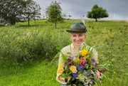 Umrundung geschafft! - Am Ziel: nach 1600 Kilometern ist Moderatorin Sabine Heinrich bei ihrer Tour rund um NRW wieder am Ausgangspunkt ihrer Abenteuerreise angekommen - in Rom, im Bergischen Land.