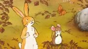 Der kleine Hase und die kleine Feldmaus haben einen Falter entdeckt, der auf einmal wie ein Herbstblatt aussieht.
